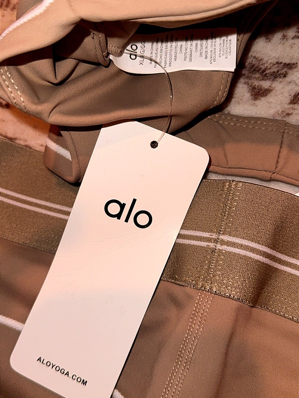 ALO Yoga Tan High-Waist Leggings And Sports Bra Set - Picture 11 of 16